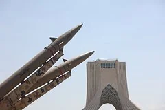 Ракетный удар КСИР по эсминцам ВМС США в Ормузском проливе