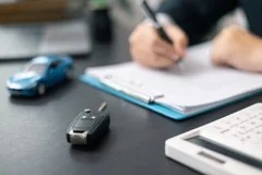 В Санкт-Петербурге похищенный мужчина три дня под угрозой отдавал автомобили