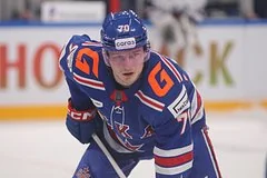 Нападающий петербургского СКА Захар Бардаков временно покинет лед из-за травмы