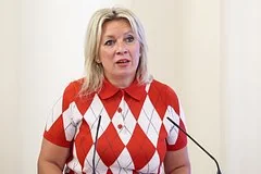 Мария Захарова обвинила главу МАГАТЭ в использовании страусиной тактики в Украине