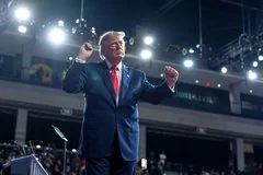 Раскол среди сторонников Трампа из-за новой дизельной сделки с Россией