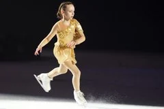 Наследница спортивной династии Надежда Пескова дебютировала на ледовых соревнованиях
