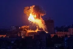 Масштабная атака под Киевом: мощный взрыв на складе боеприпасов
