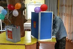 Масштабная волна фейков о голосовании мужчин в военкоматах опровергнута властями