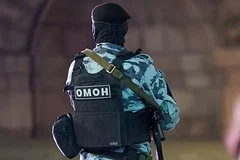 Масштабный рейд силовиков в Ленинградской области завершился массовыми задержаниями участников фестиваля