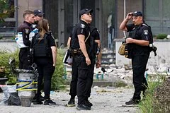 Массированная атака дронов привела к серии мощных взрывов в Киеве