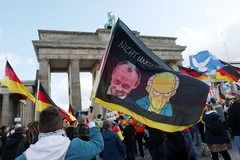 Массовые протесты в Берлине против отставки канцлера Фридриха Мерца