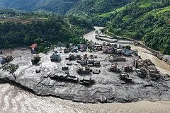 Катастрофическое наводнение в Непале: сотни туристов и россияне пропали без вести