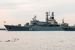 Учебный корабль Балтийского флота Перекоп завершил визит на Сейшельские острова