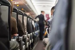 Неадекватное поведение пассажира Emirates привело к его привязыванию к креслу