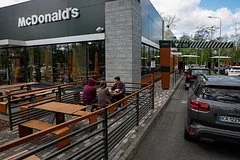 Дефицит продовольствия в Украине вынуждает McDonald's сократить ассортимент меню