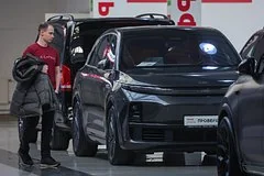 Дефицит топлива в России может снизить продажи новых автомобилей до минимума