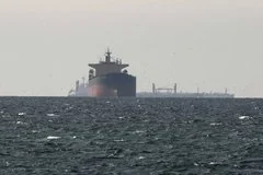 Нефтяные танкеры подорвались на морских минах в Ормузском проливе