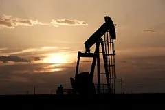 Цены на нефть Brent взлетели выше 102 долларов из-за эскалации на Ближнем Востоке