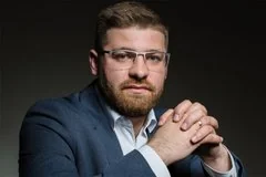 Депутат из Нижнего Новгорода исполнил роль в восьмом сезоне сериала Невский