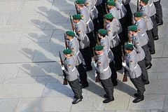 Германия вводит обязательные медицинские осмотры для восемнадцатилетних мужчин перед службой