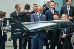 Германия запускает масштабное производство тысяч дальнобойных дронов для нужд Украины