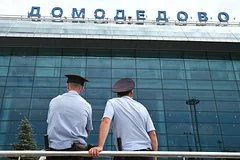 Аэропорт Домодедово временно ограничил работу из-за угроз безопасности полетов