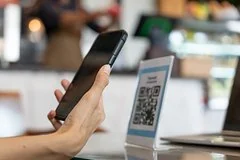 Персонализированная оплата: как новая система единого QR-кода изменит покупки россиян
