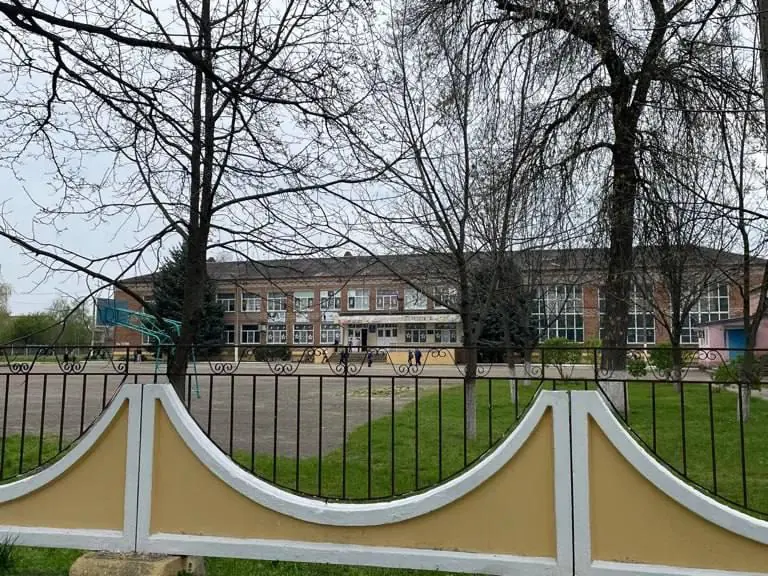 Девятиклассник устроил стрельбу в школе Краснодарского края — двое детей ранены