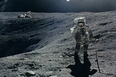 Уфолог заявил об обнаружении гигантского инопланетного корабля на снимках Луны