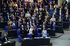 Угроза прекращения западного финансирования и отток капитала из Украины