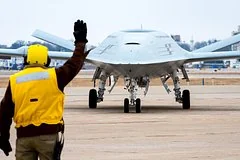 ВМС США и компания Boeing начинают серийное производство беспилотных танкеров MQ-25A Stingray