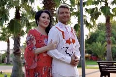 Николай Басков трогательно поздравил свою маму с днем рождения редким снимком