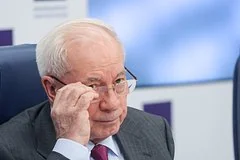 Николай Азаров заявил о наличии тысяч часов компрометирующих записей Зеленского