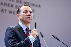 Сикорский заявил о необходимости Польши готовиться к конфликту с Россией