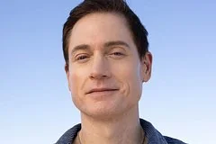 Миллионер Брайан Джонсон жертвует совместным сном ради достижения биологического бессмертия