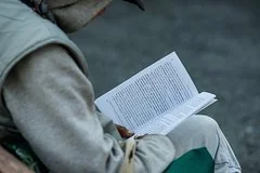 Лингвистический конфликт поколений: россияне составили рейтинг самых раздражающих слов