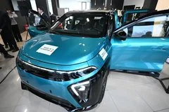Министр финансов призвал искать способы удешевления покупки электромобиля Атом