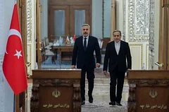 Министры иностранных дел Турции и Ирана обсудили перспективы диалога с Вашингтоном