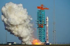 Китайская ракета Zhuque-3 совершила посадку, но опрокинулась на бок