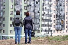 Жителей элитных новостроек предупредили о скрытой угрозе клещей в зимних садиках