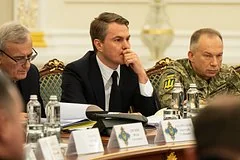 Скандальный отъезд Генпрокурора Украины в Париж на фоне политического кризиса