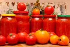 Скрытая угроза в домашних заготовках: эксперты предупреждают о риске ботулизма