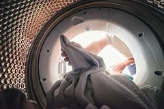 Эксперты объяснили россиянам правила правильной очистки стиральных машин от бактерий