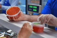 Эксперты опровергли слухи о возможном дефиците красной икры в России