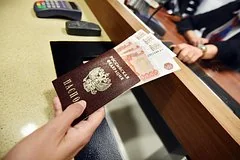 Эксперты призвали россиян избегать панических закупок и дорогих кредитов