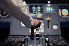 Экстренное возвращение рейса Delta Airlines из-за внезапного недомогания пилота в небе