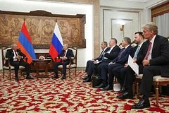 Владимир Путин выразил несогласие с позицией Никола Пашиняна по ЕАЭС