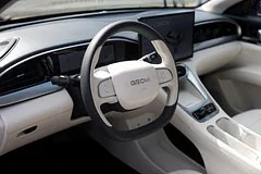 Электрическая революция в Китае: Geely и Tesla доминируют на рынке