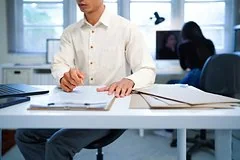 Американец потерял работу через 2,5 часа из-за подозрений в плохой гигиене