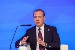 Дмитрий Медведев поздравил Ким Чен Ына с годовщиной образования КНДР
