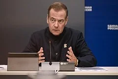 Дмитрий Медведев пригрозил ударами по европейской военной промышленности и спонсорам терроризма