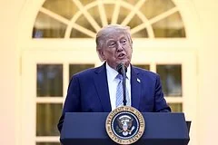 Инцидент у Белого дома: задержание мужчины после попытки прорыва к Трампу
