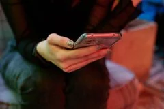 Почему тормозит смартфон: эксперты назвали основные причины замедления работы гаджетов