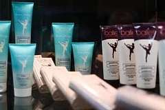 Рок-музыкант Максим Севрюков спас легендарную косметическую фабрику Свобода от банкротства